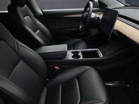 Used 2021 Tesla Model 3 Standard Range Plus RWD image 2