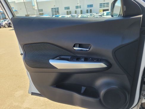 Used 2020 Nissan Kicks SV FWD image 17