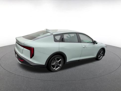 Used 2025 Kia K4 LXS image 15