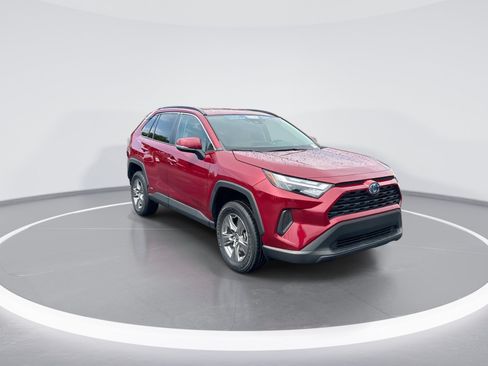 Used 2024 Toyota RAV4 LE AWD/4WD image 2