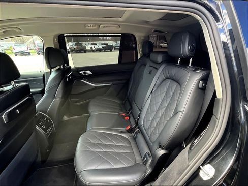 Used 2025 BMW X7 xDrive40i image 15