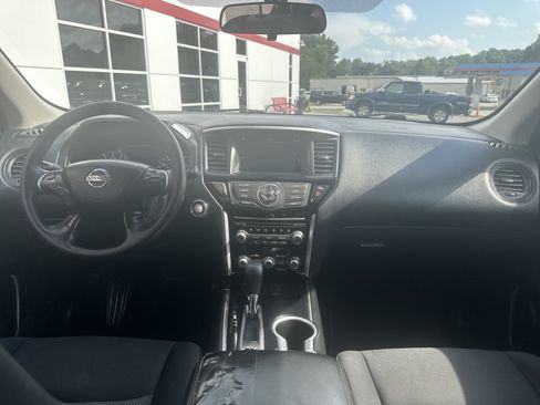 Used 2020 Nissan Pathfinder S AWD/4WD image 23