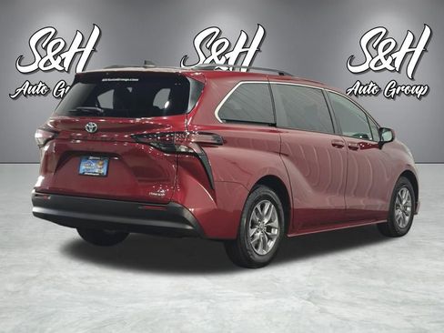 Used 2022 Toyota Sienna LE image 17