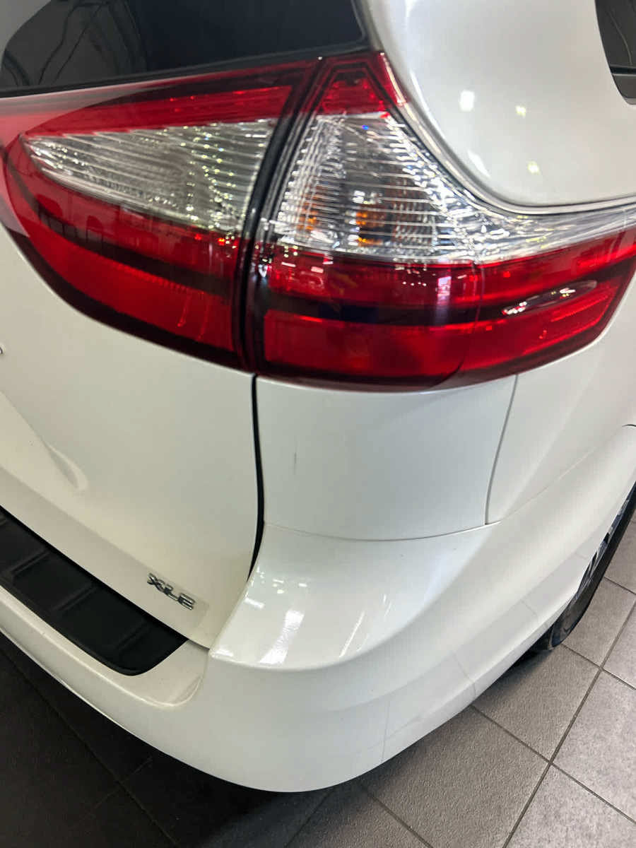 Used 2019 Toyota Sienna XLE FWD image 6