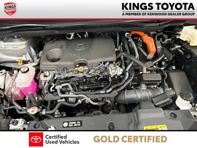 Used 2025 Toyota Sienna LE AWD/4WD image 30