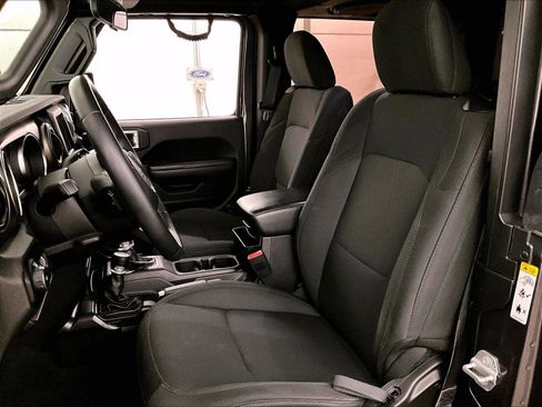 Used 2018 Jeep Wrangler Sport AWD/4WD image 24