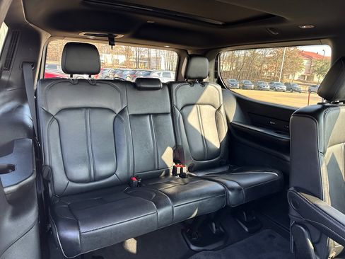 Used 2022 Jeep Wagoneer Series III w/ Premium Group I image 29