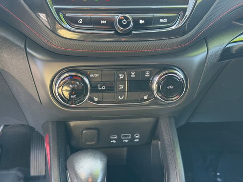 Used 2021 Chevrolet TrailBlazer RS w/ Convenience Package AWD/4WD image 22