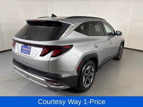 Used 2025 Hyundai Tucson SEL FWD image 11