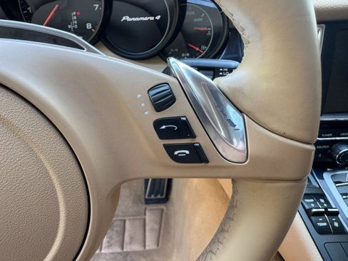 Used 2016 Porsche Panamera 4 AWD/4WD image 27