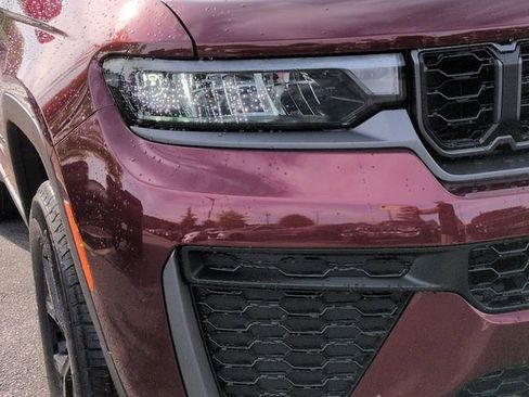 New 2026 Jeep Grand Cherokee L 2WD image 9