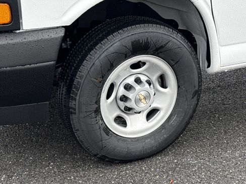 New 2026 Chevrolet Express 2500 w/ Driver Convenience Package image 17