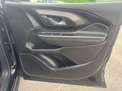 Used 2024 GMC Terrain SLT AWD/4WD image 33