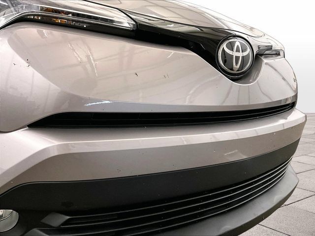 Used 2018 Toyota C-HR XLE FWD image 29