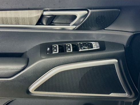 Certified 2025 Kia Telluride EX image 19