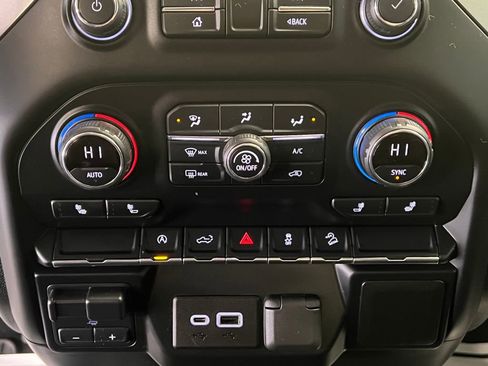 Used 2021 Chevrolet Silverado 1500 RST w/ Z71 Off-Road Package image 26