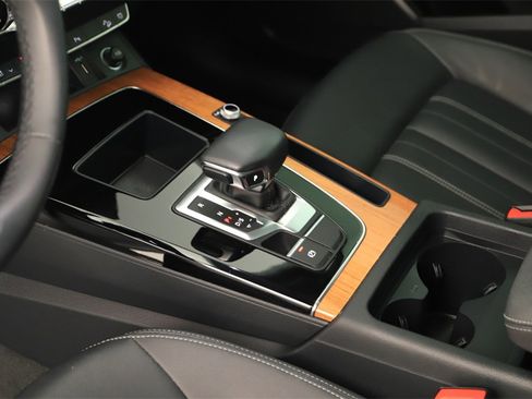 Certified 2023 Audi Q5 2.0T Premium w/ Convenience Package image 17