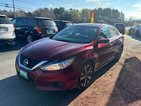 Used 2018 Nissan Altima 2.5 SR FWD image 3