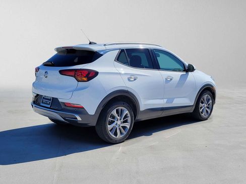 Used 2020 Buick Encore GX Essence w/ Experience Buick Package FWD image 3