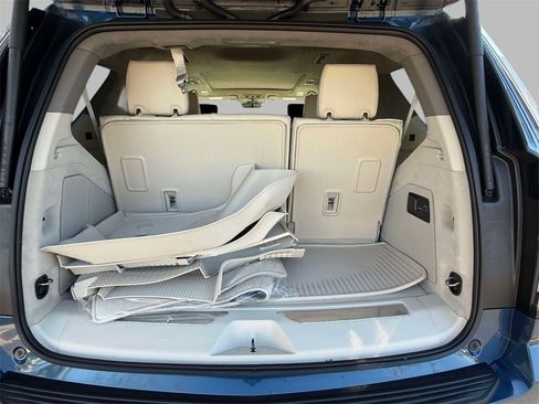 Used 2026 Cadillac Escalade Platinum Sport w/ LPO, ONYX Package image 18