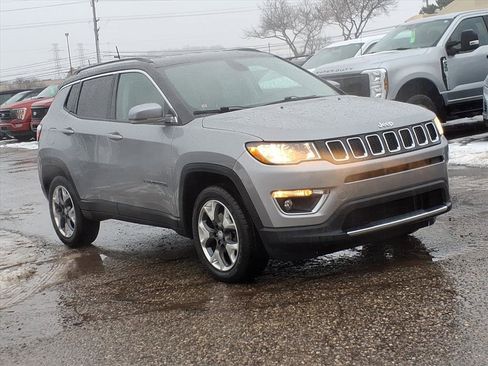 Used 2018 Jeep Compass Limited image 7