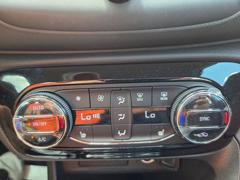 Used 2023 Buick Encore GX Select w/ Sport Touring Package AWD/4WD image 22
