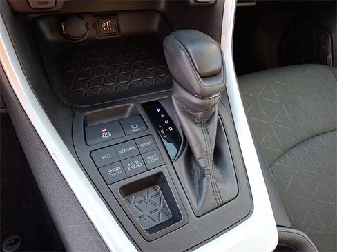 Used 2023 Toyota RAV4 XLE image 11