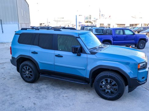 Used 2025 Toyota Land Cruiser image 7