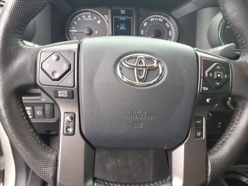 Used 2019 Toyota Tacoma TRD Off-Road image 24
