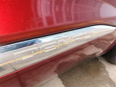 Certified 2018 GMC Acadia Denali w/ Technology Package image 32