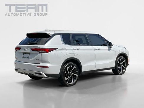 Used 2023 Mitsubishi Outlander SE FWD image 7