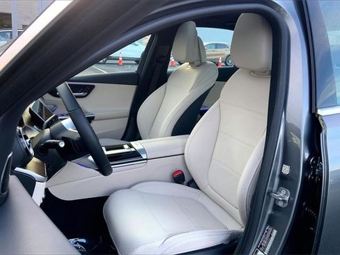 Used 2025 Mercedes-Benz C 300 4MATIC Sedan image 6
