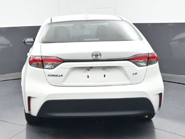 Used 2025 Toyota Corolla LE FWD image 39