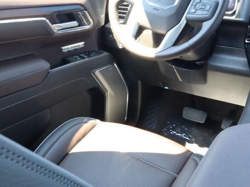 New 2026 GMC Sierra 1500 Denali w/ Technology Package AWD/4WD image 9