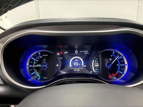Used 2022 Chrysler Pacifica Touring-L FWD image 26