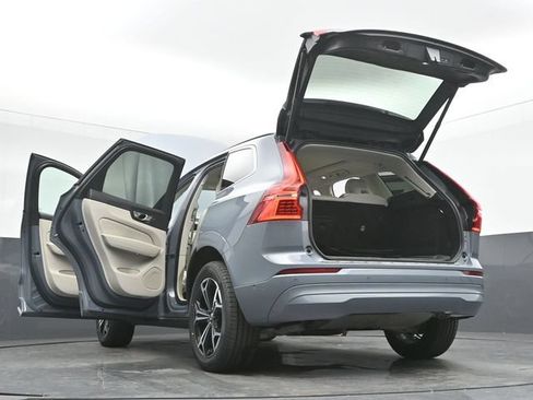 Used 2022 Volvo XC60 B5 Momentum w/ Advanced Package AWD/4WD image 55