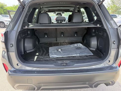 Used 2025 Subaru Forester Limited AWD/4WD image 23