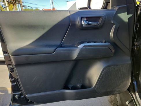 Used 2023 Toyota Tacoma TRD Off-Road image 18