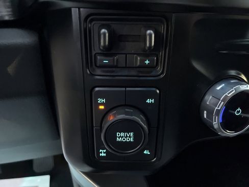 Used 2023 Ford F250 Lariat w/ FX4 Off-Road Package image 15