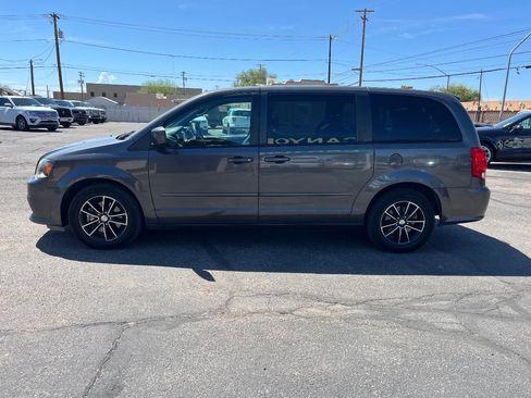 Used 2016 Dodge Grand Caravan R/T w/ Driver Convenience Group FWD image 6