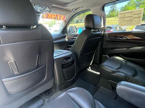 Used 2020 Cadillac Escalade ESV Luxury AWD/4WD image 22