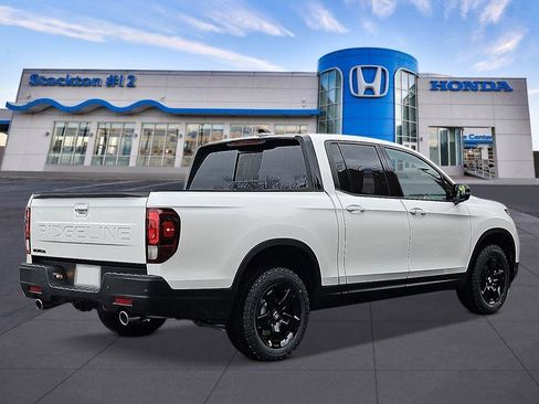 New 2026 Honda Ridgeline Black Edition image 3