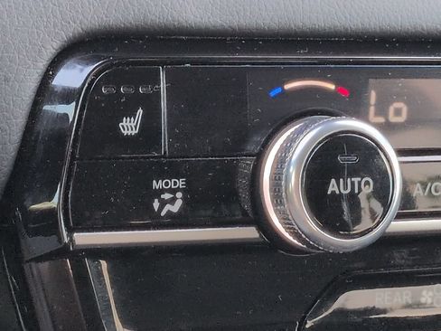 Used 2025 Honda Pilot Sport image 22