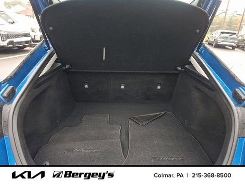 Used 2018 Kia Stinger Premium image 32