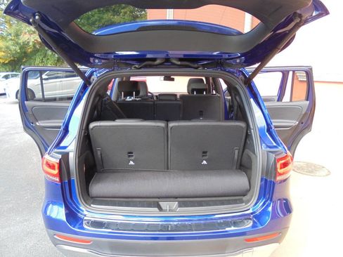 Used 2020 Mercedes-Benz GLB 250 4MATIC w/ Premium Package image 32