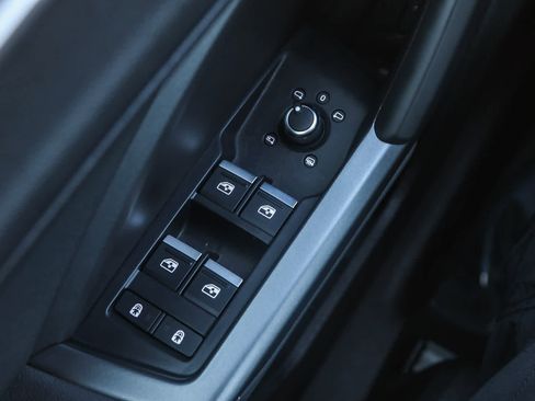 Used 2025 Audi Q3 2.0T Premium w/ Convenience Package image 35