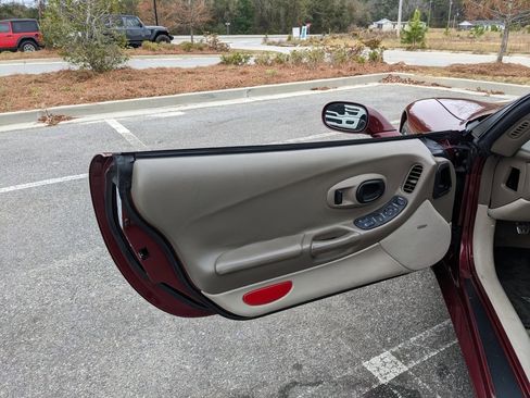 Used 2003 Chevrolet Corvette Convertible w/ Preferred Equipment Group1 image 39