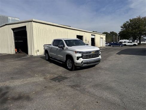 Used 2024 Chevrolet Silverado 1500 LTZ w/ LTZ Premium Package image 3