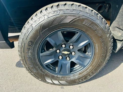 Used 2018 Chevrolet Silverado 1500 LT w/ All Star Edition image 11