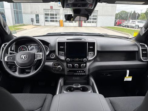 New 2026 RAM 1500 Express AWD/4WD image 10